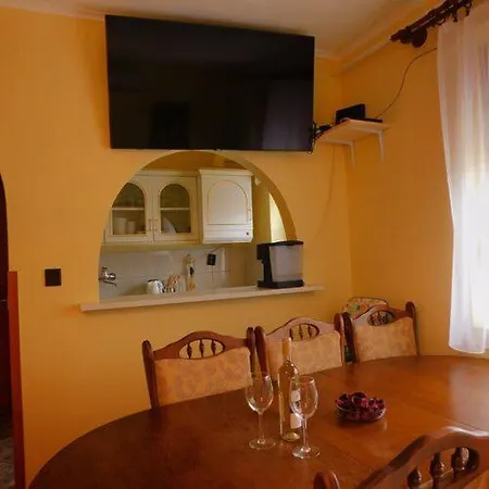 Luxor Vendeghaz Nyaraló *